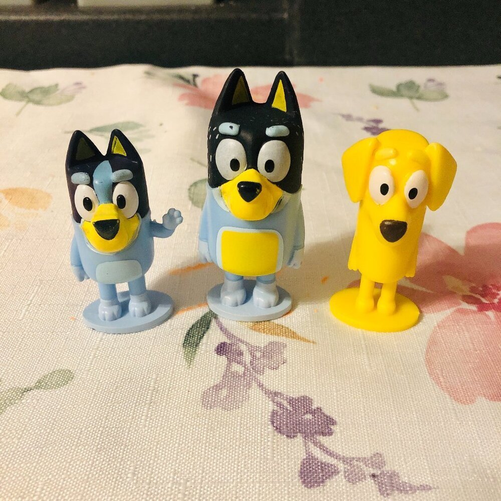 Official Bluey Figure Set - Bluey, Bandit & Lucky - Ludo Studio